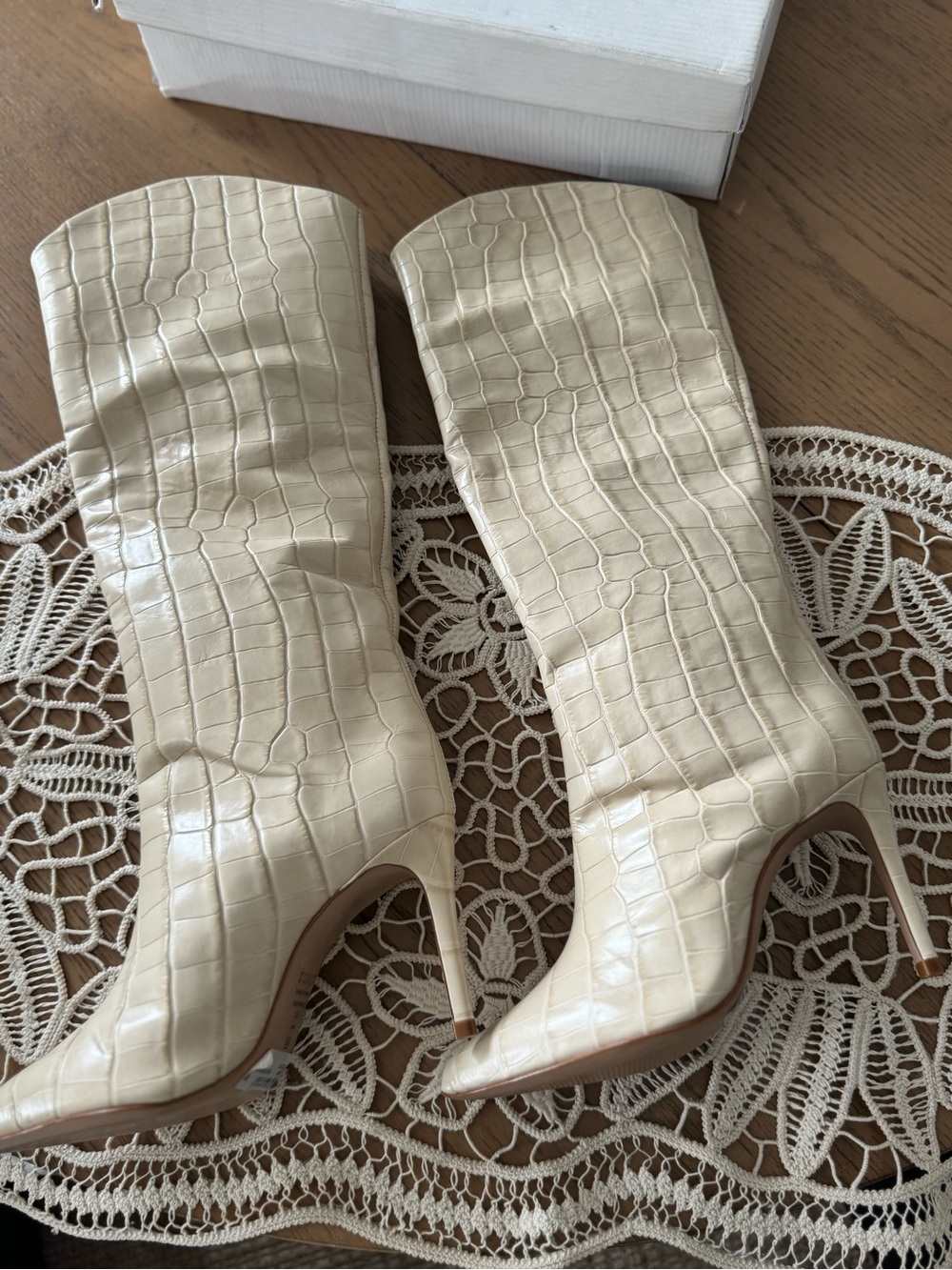 SCHUTZ - Maryana Boot in Eggshell Size 5B